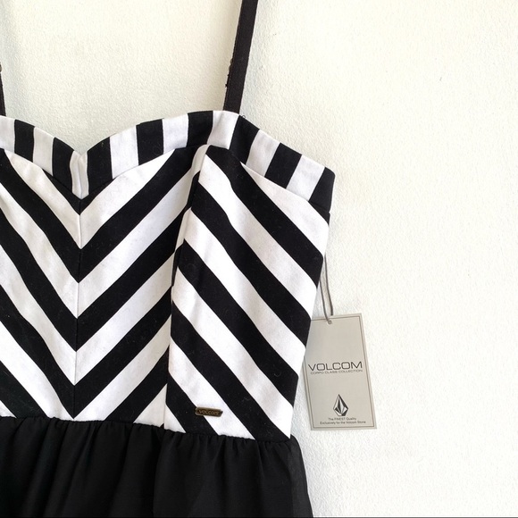NWT Volcom Women Black and White Mini Spaghetti Straps Dress - Picture 2 of 4